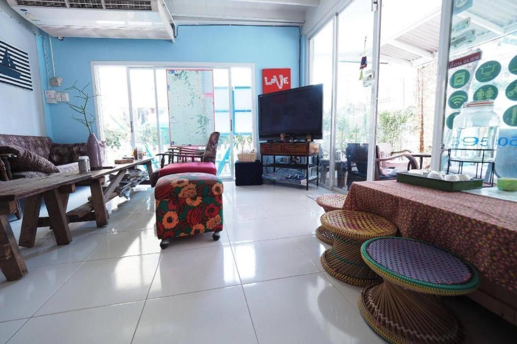 Hua Hin Lub Sabai Hostel Exterior photo